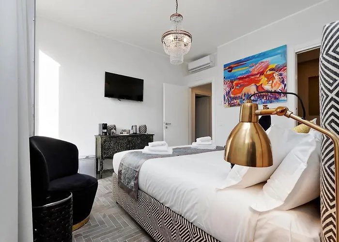 Della Croce Luxury Pensión Roma
